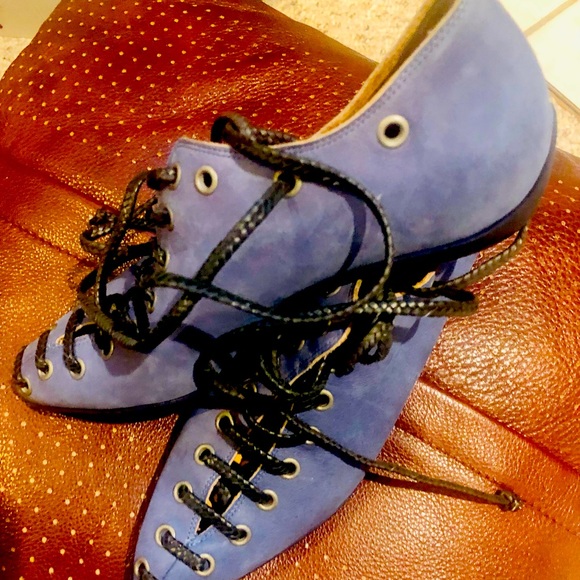 Fall shoes — John Fluevog - Picture 4 of 11